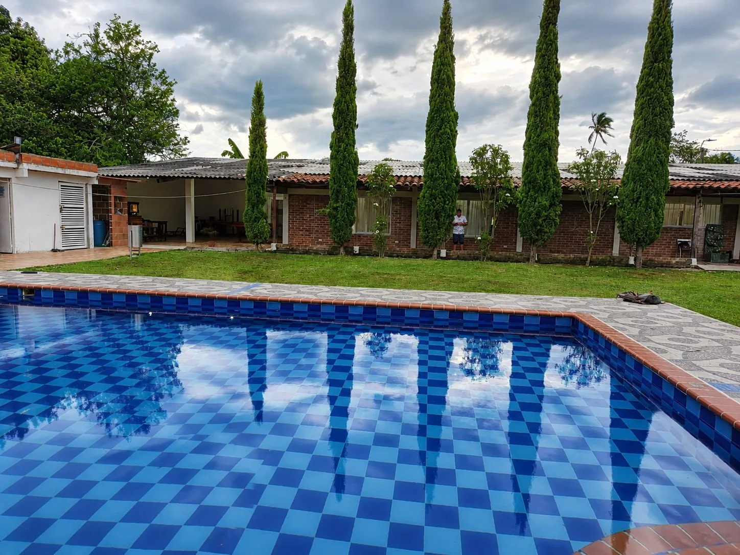 Piscina y vista de la finca de Finca Fercho